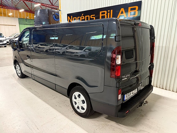 Renault Trafic 4 of 11