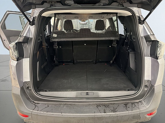 Peugeot 5008 12 of 18