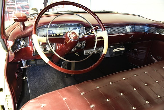 Cadillac Coupé DeVille 23 of 30