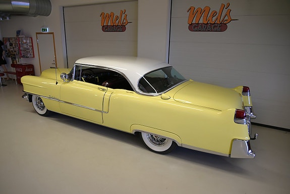 Cadillac Coupé DeVille 11 of 30