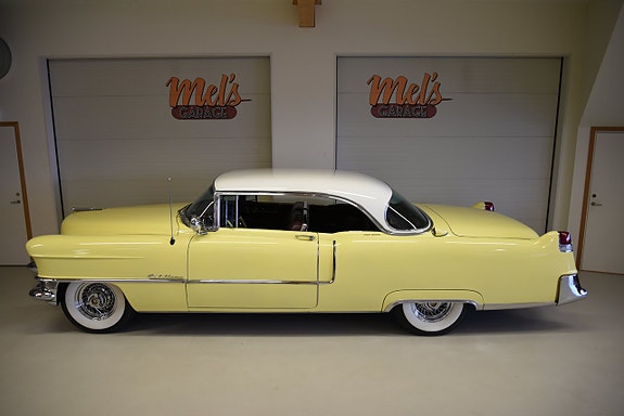 Cadillac Coupé DeVille 13 of 30