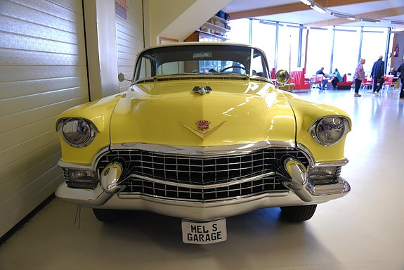 Cadillac Coupé DeVille 3 of 30