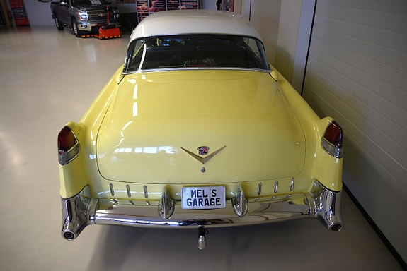 Cadillac Coupé DeVille 9 of 30