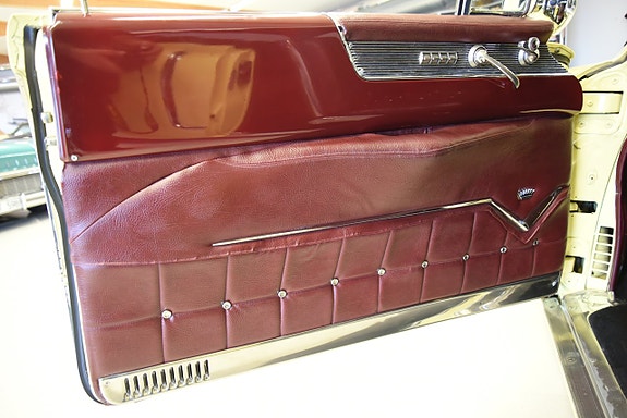 Cadillac Coupé DeVille 29 of 30