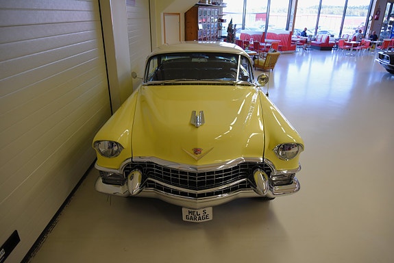 Cadillac Coupé DeVille 15 of 30