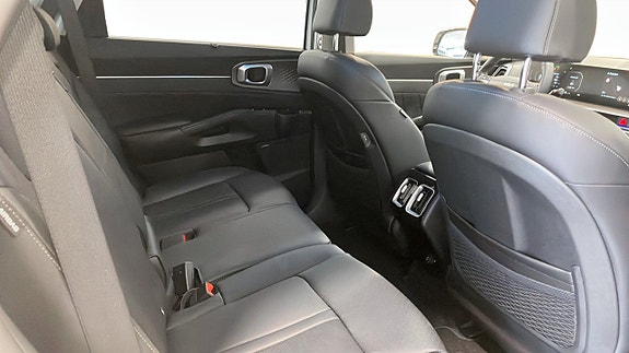 Kia Sorento 5 of 12