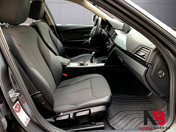 BMW 320d 3 of 5