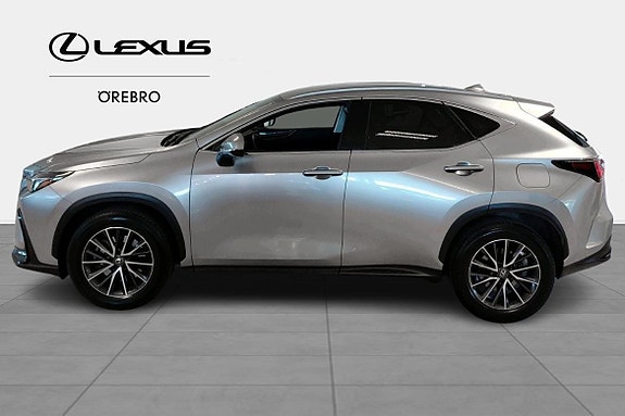 Lexus NX450h+ 3 of 11