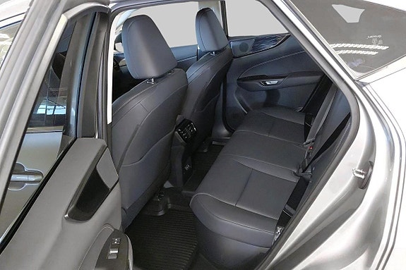 Lexus NX450h+ 7 of 11