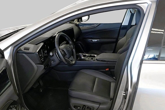 Lexus NX450h+ 6 of 11