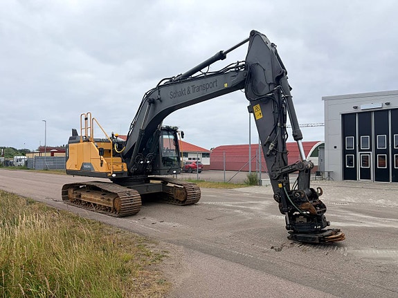 Volvo EC 250 EL 4 of 5