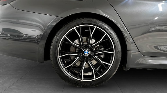 BMW 520 9 of 12