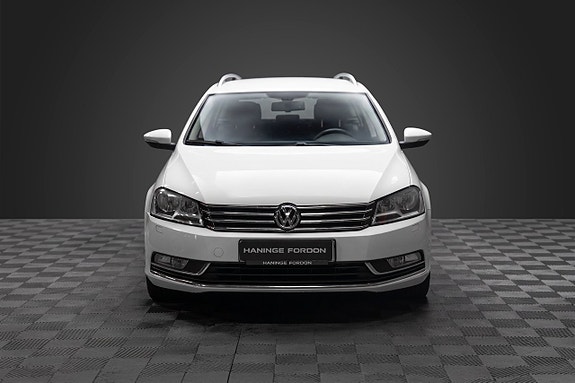 Volkswagen Passat 2 of 5