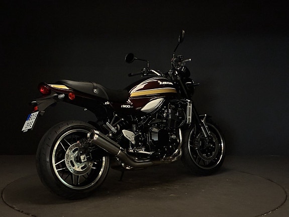 Kawasaki Z 900 RS 5 of 5