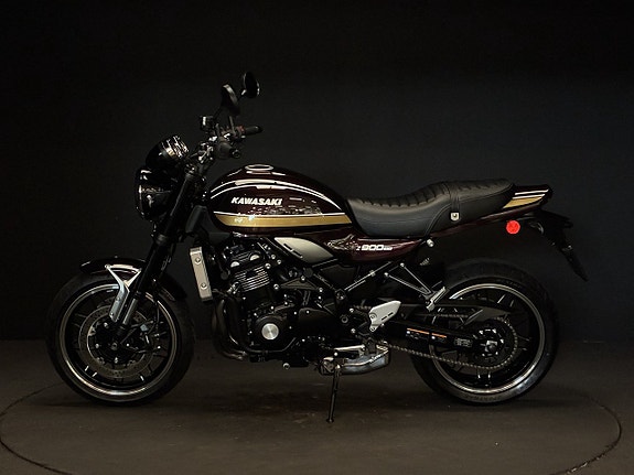 Kawasaki Z 900 RS 2 of 5