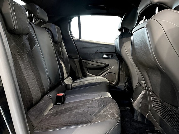 Peugeot e-208 16 of 19