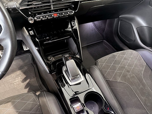 Peugeot e-208 14 of 19