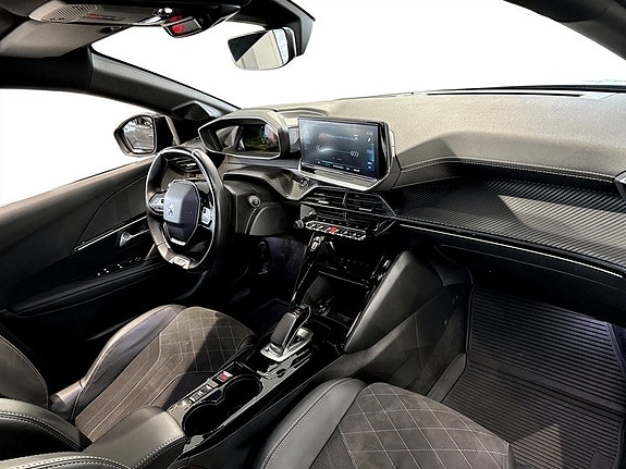 Peugeot e-208 15 of 19