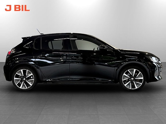 Peugeot e-208 17 of 19
