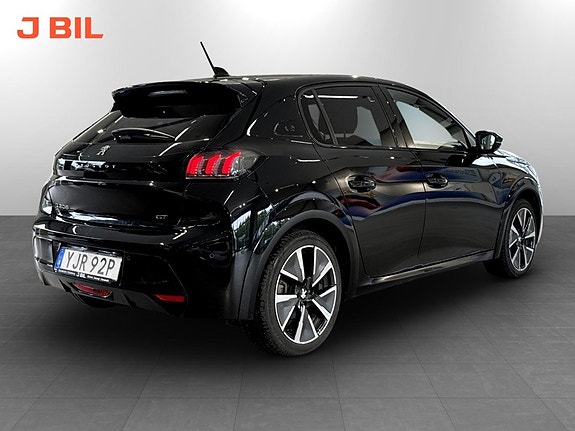 Peugeot e-208 3 of 5