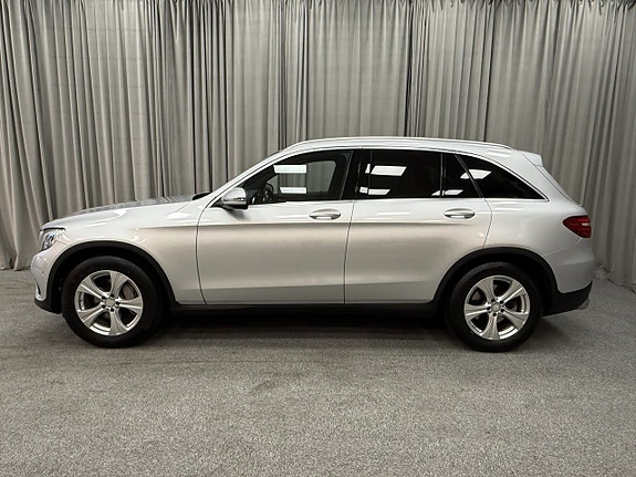 Mercedes-Benz GLC220 d 2 of 5