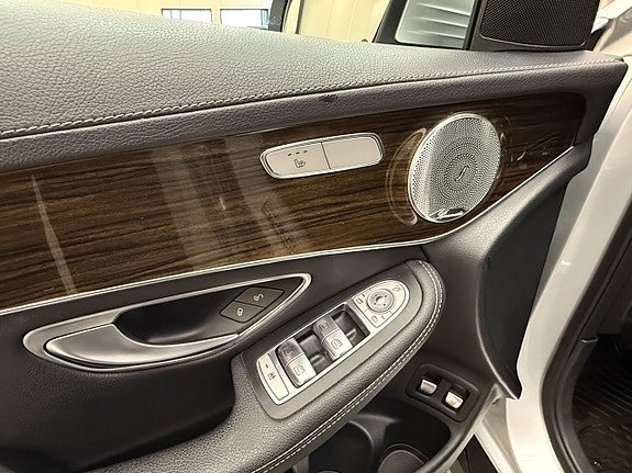 Mercedes-Benz GLC220 d 12 of 16