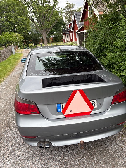 BMW 520i 4 of 4