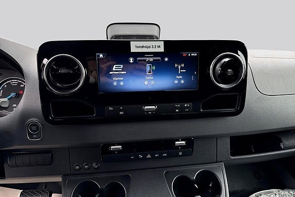 Mercedes-Benz eSprinter 420 11 of 14