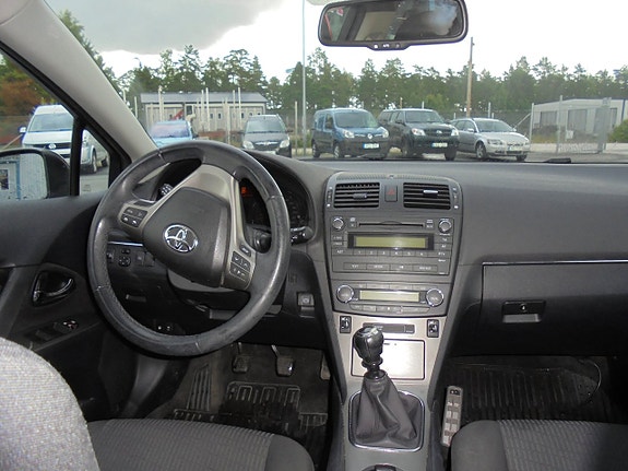 Toyota Avensis 11 of 12
