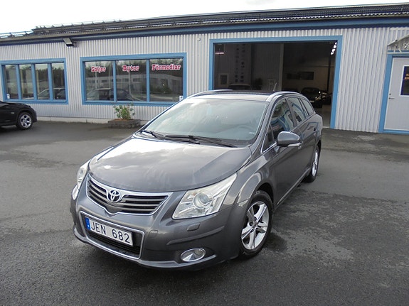 Toyota Avensis 3 of 5