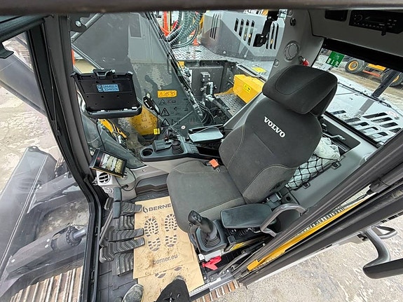 Volvo ECR 235 EL 5 of 9