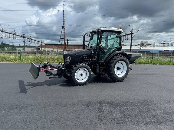 120HK 4WD Traktor m snöplog&spridare. AC,FABRIKSNY 3,6Ton 12 of 12