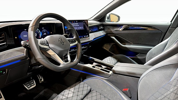 Volkswagen Passat 7 of 24