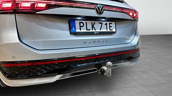 Volkswagen Passat 14 of 24