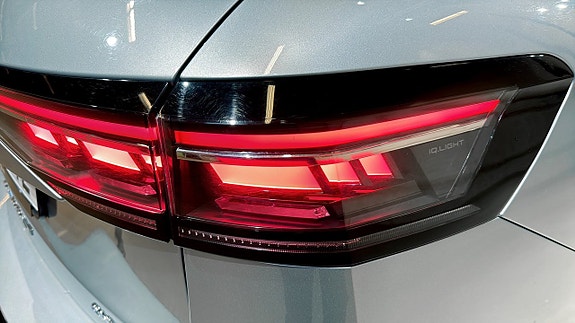 Volkswagen Passat 16 of 24