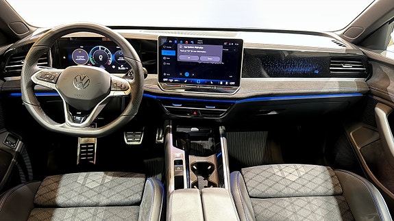 Volkswagen Passat 11 of 24