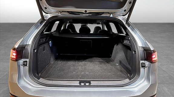 Volkswagen Passat 13 of 24