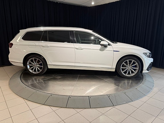 Volkswagen Passat 8 of 17