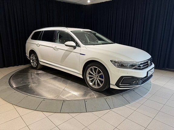 Volkswagen Passat 9 of 17