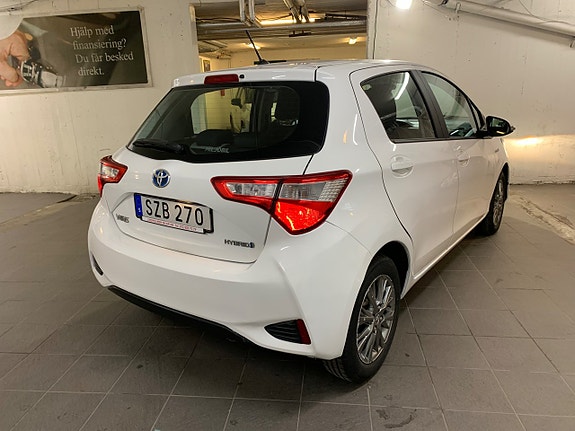 Toyota Yaris 4 of 5