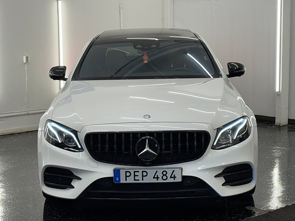 Mercedes-Benz E220 d 2 of 5