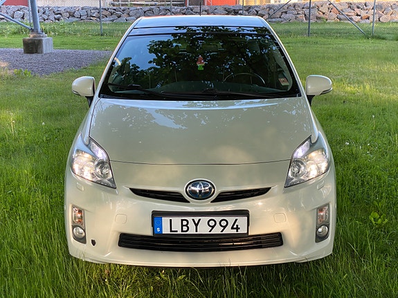 Toyota Prius 5 of 5