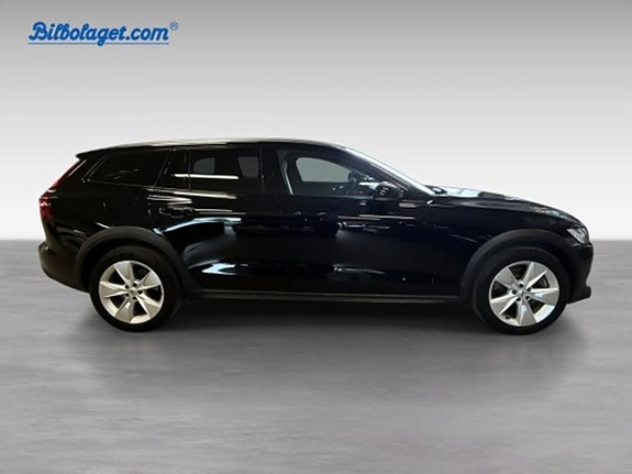 Volvo V60 Cross Country 4 of 5