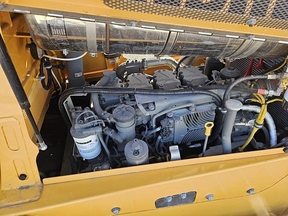 Liebherr PR 736 05 LGP 8 of 12