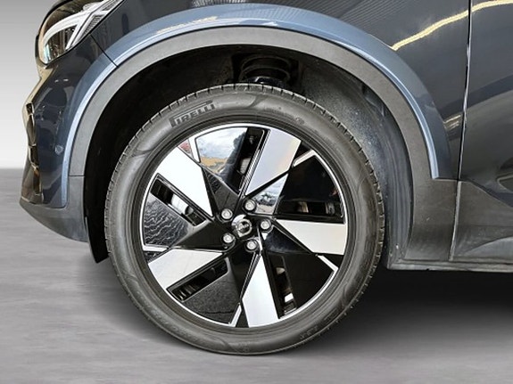 Volvo EX40 8 of 20