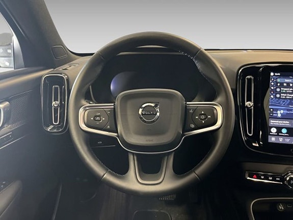 Volvo EX40 14 of 20