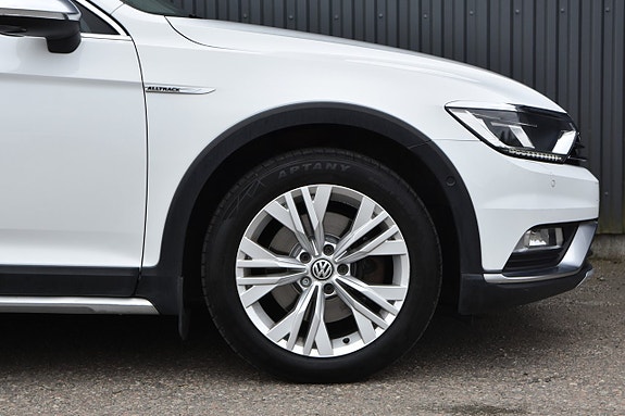 Volkswagen Passat Alltrack 4 of 5