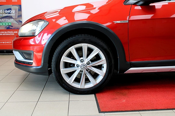 Volkswagen Golf Alltrack 19 of 23