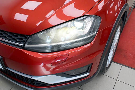 Volkswagen Golf Alltrack 21 of 23