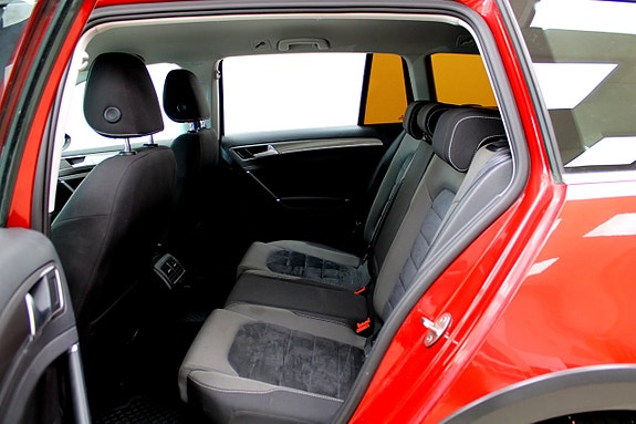 Volkswagen Golf Alltrack 9 of 23